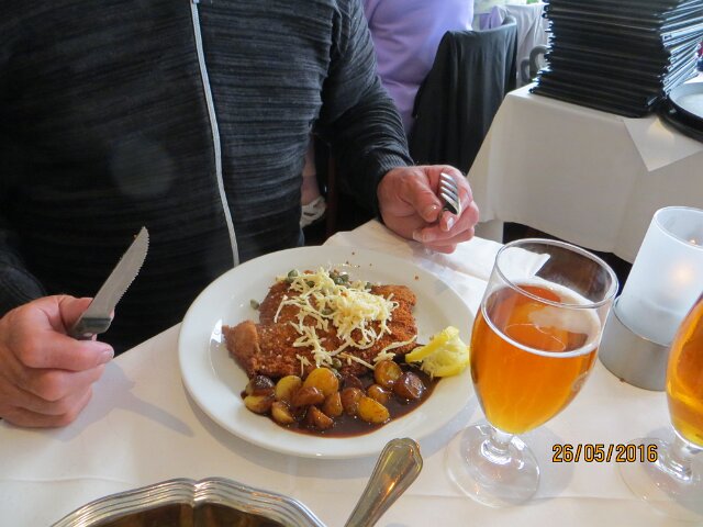 IMG_1539.JPG - Så er der serveret wienerschnitzel - var helt god